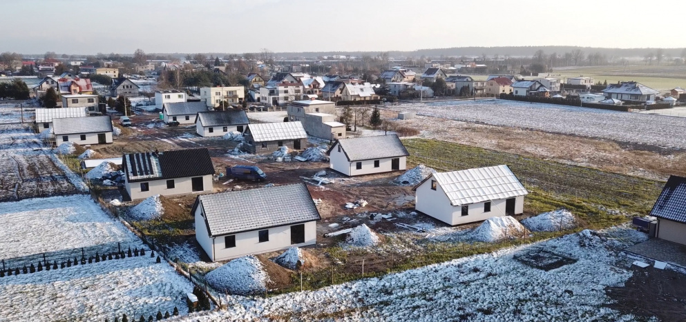 Które standardy wykończenia obejmują poszczególne pakiety?